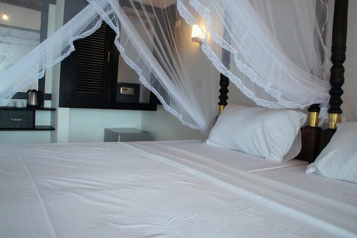 Room 2 of 4