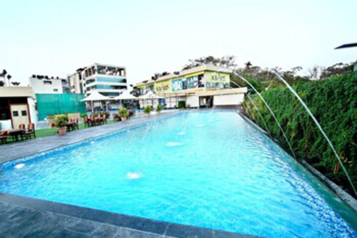 FabHotel Solaris AB Road