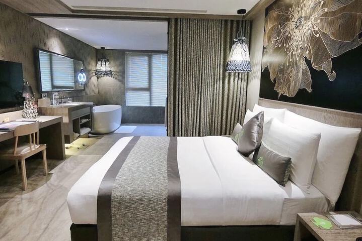 Room 16 of 56