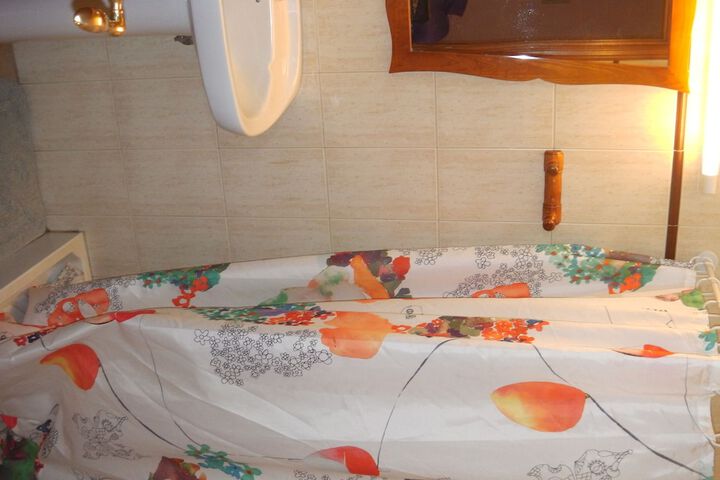 Room 21 of 33