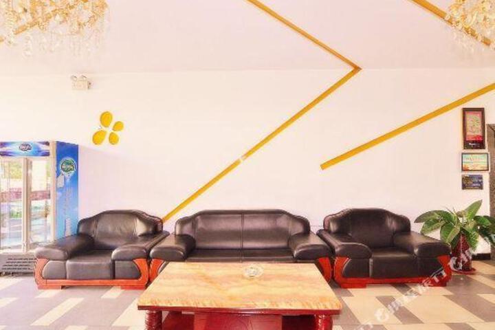 Qingzhu Luding online E-sports Hotel (Minzu East Road)