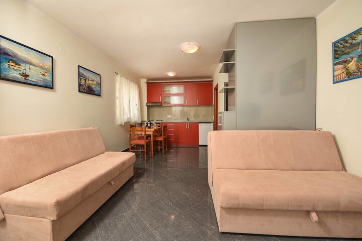 Room 34 of 67