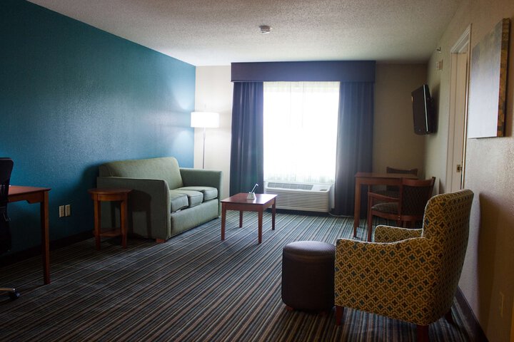 1 King Bed Microwave, Refrigerator High Speed Internet Accessible Full Breakfast (1 of 26)