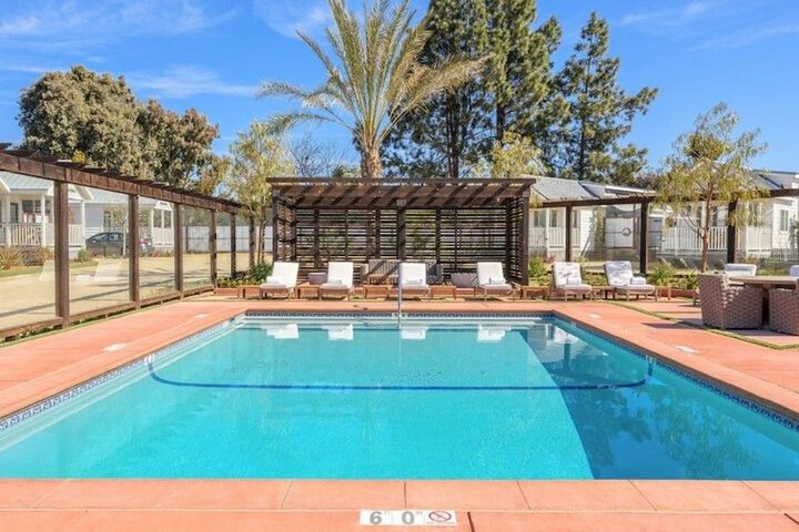 Pool 155 of 185