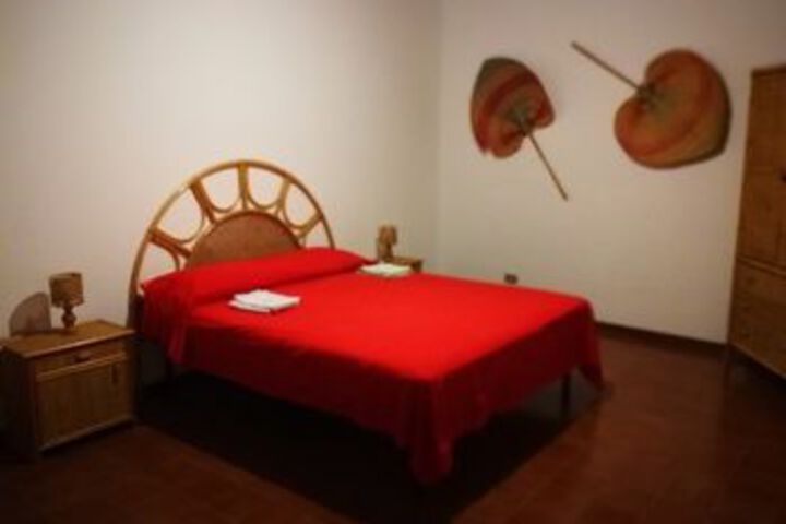 Room 6 of 37