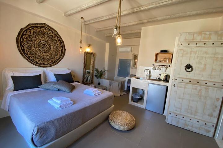 Room 28 of 46