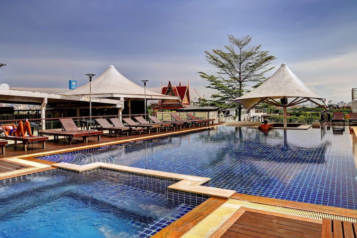Pool 54 of 62