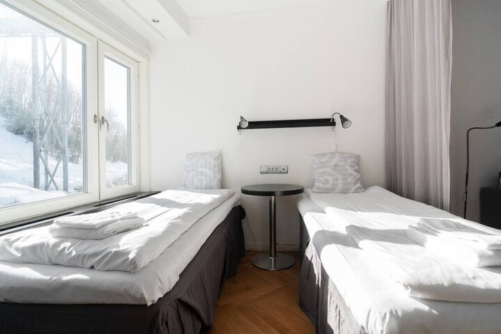 Room 45 of 865
