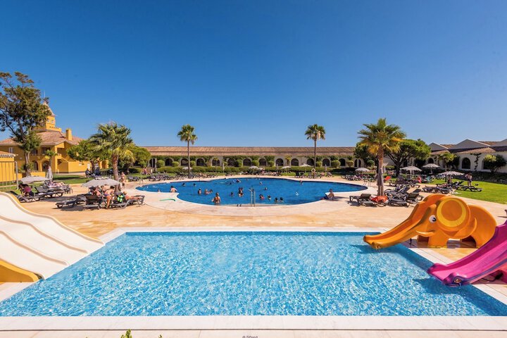 Pool Hotel