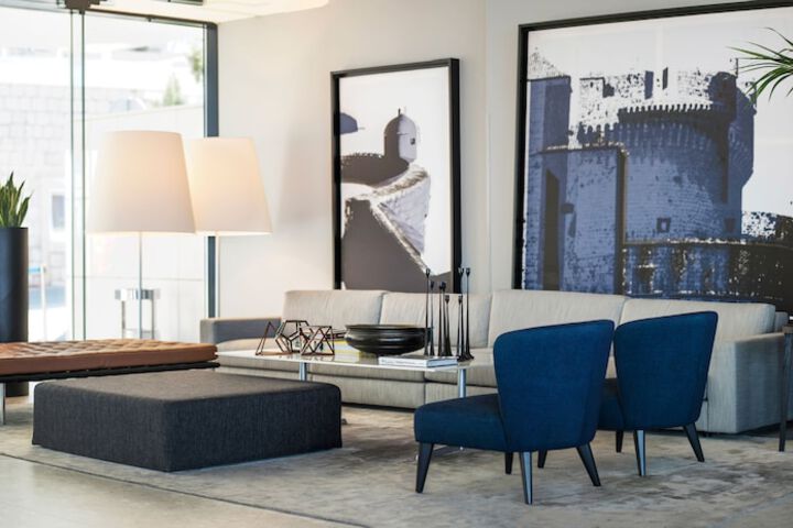 Guest Lobby
