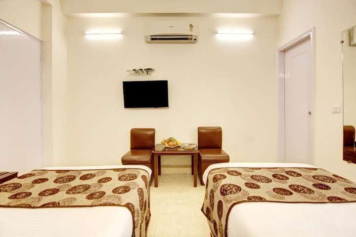 Room 14 of 30