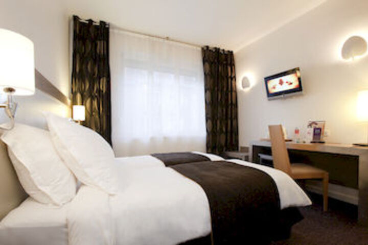 Room 15 of 46