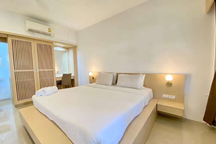 Room 33 of 103