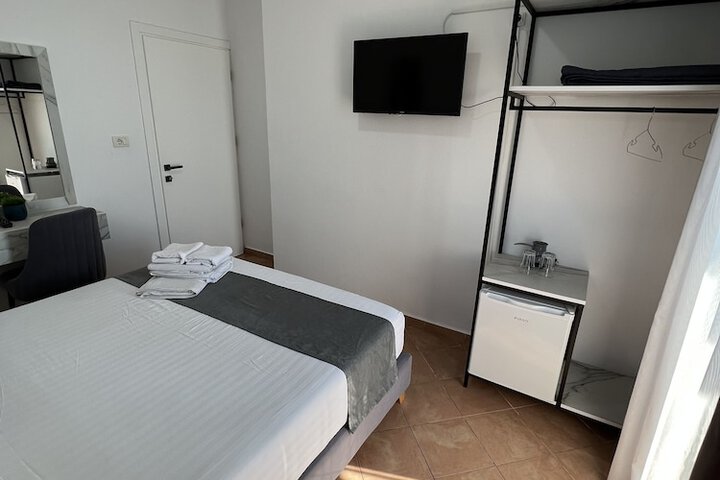 Room 57 of 98