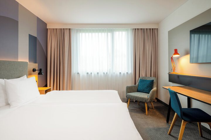 Room 29 of 90