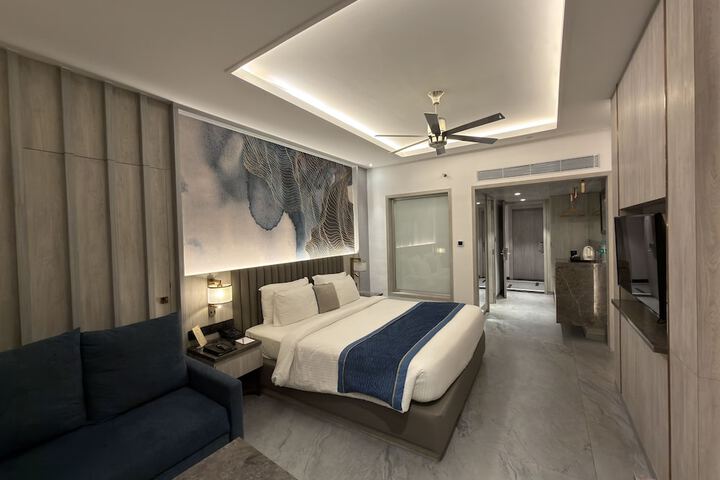 Room 21 of 136