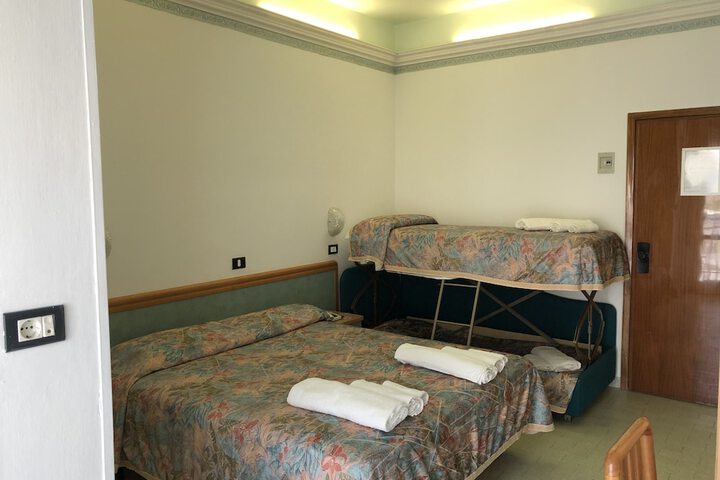 Room 36 of 38