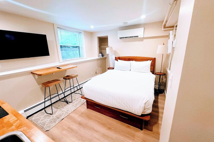 Room 12 of 99