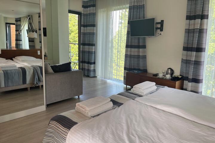 Room 52 of 136