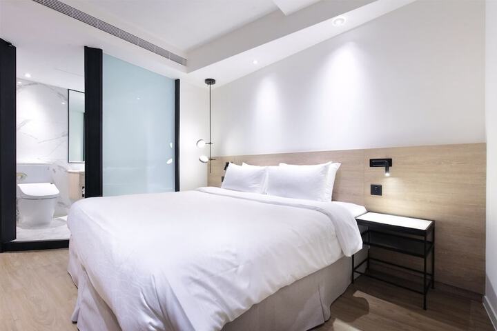 Room 8 of 67