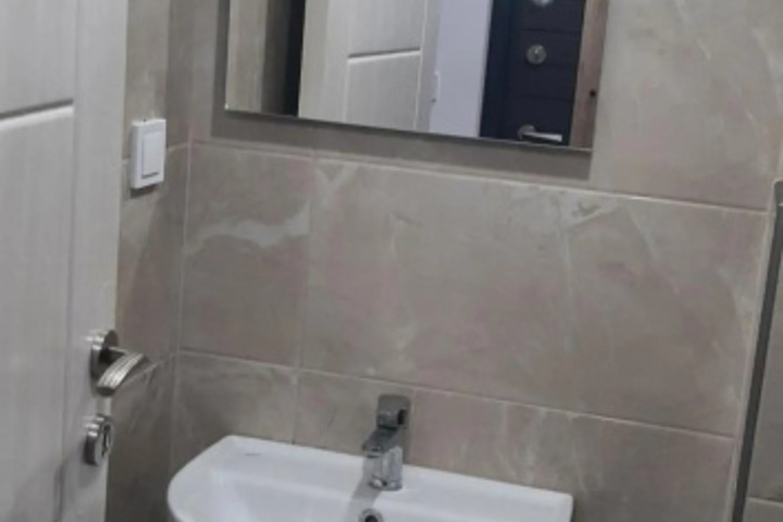Room 8 of 14