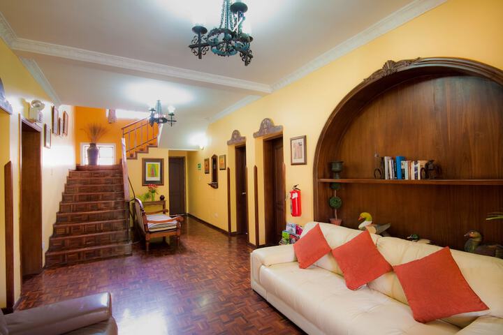 Entrance & Lobby