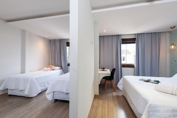 Room 6 of 28