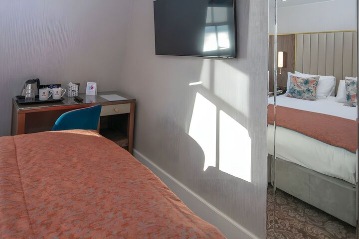 Room 20 of 192