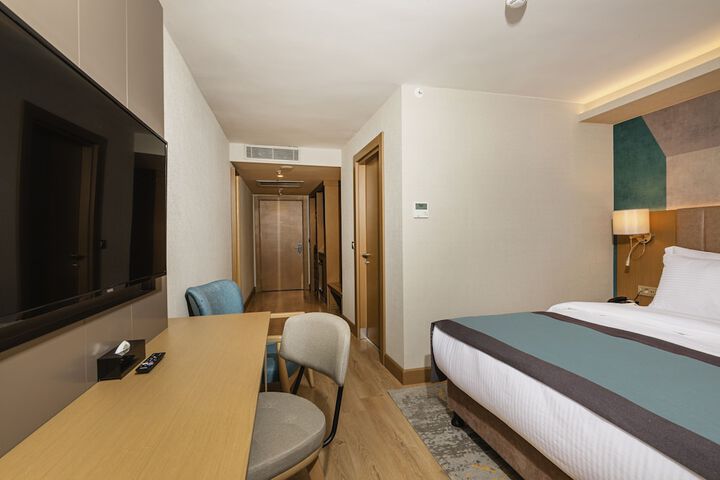 Room 10 of 70