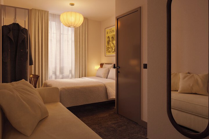 Room 4 of 15