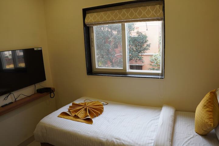 Room 7 of 14