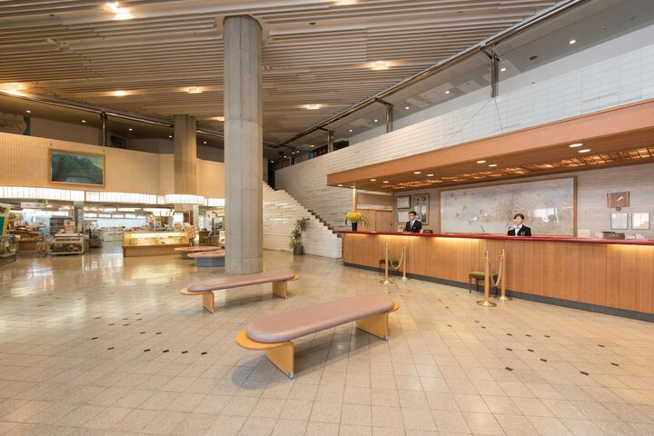 Check-in/check-out kiosk