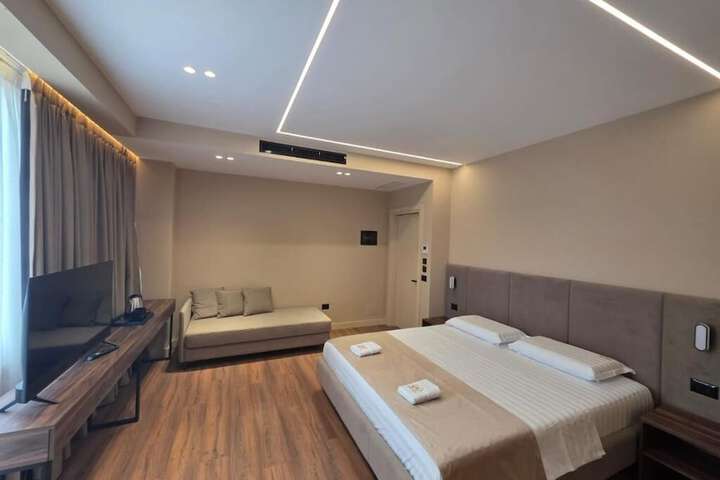 Room 58 of 104