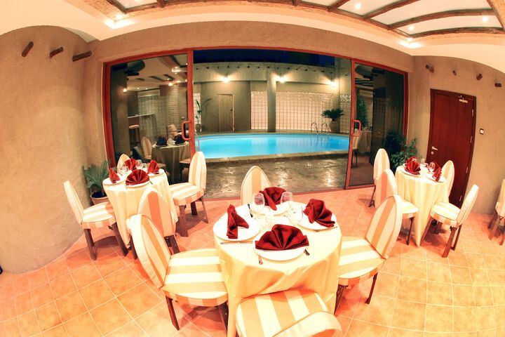 Dining 67 of 84