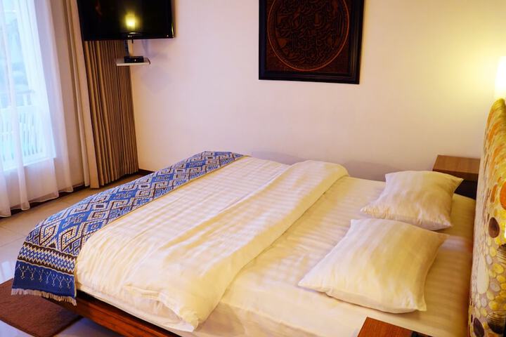 Room 8 of 130