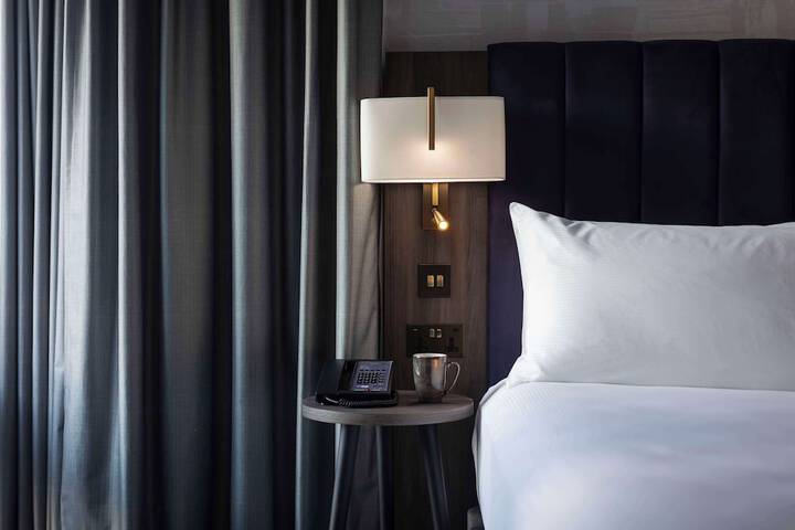 Room 42 of 114