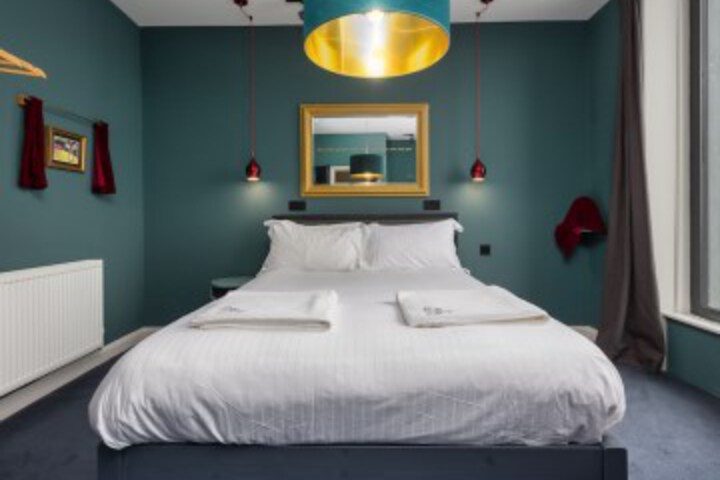 Room 16 of 109
