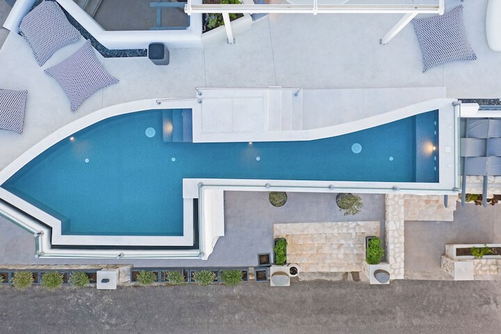 Pool 23 of 51