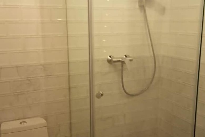 Room 10 of 33