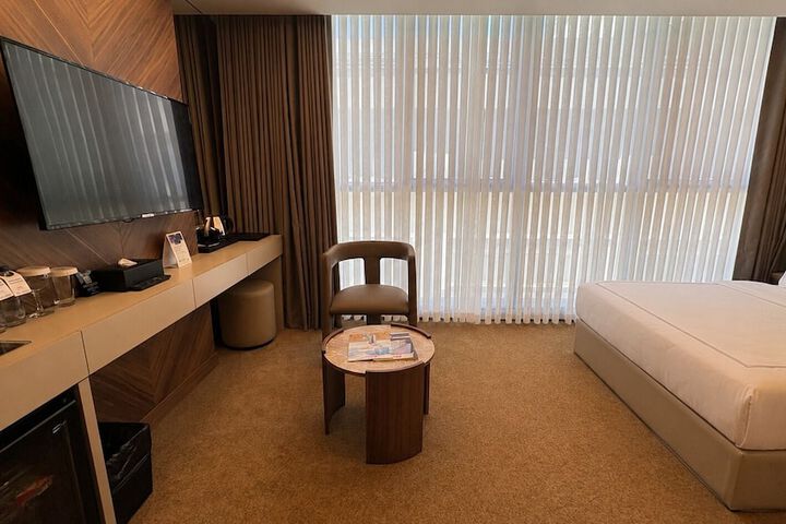 Room 16 of 43