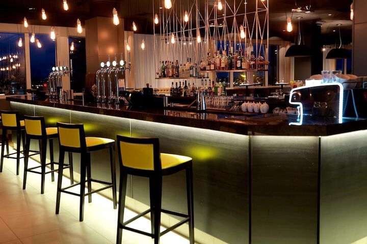 Lounge 60 of 91