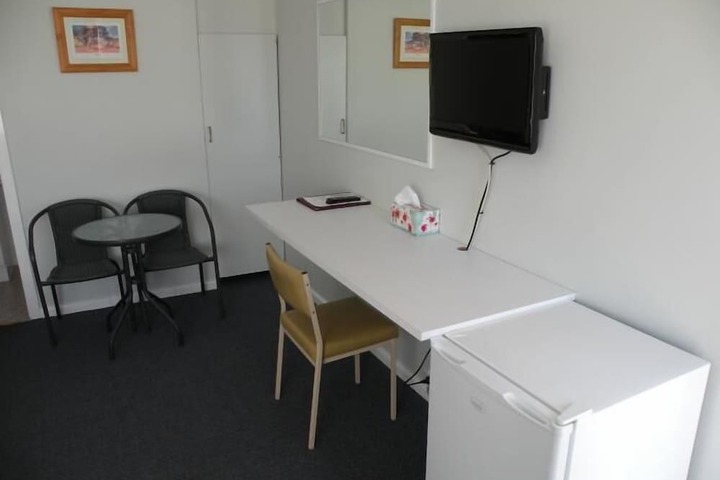 Room 6 of 38