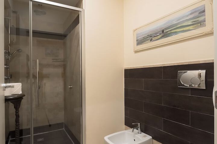 Room 46 of 70
