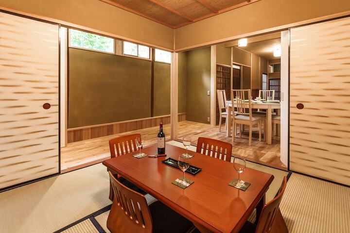 Room 17 of 28