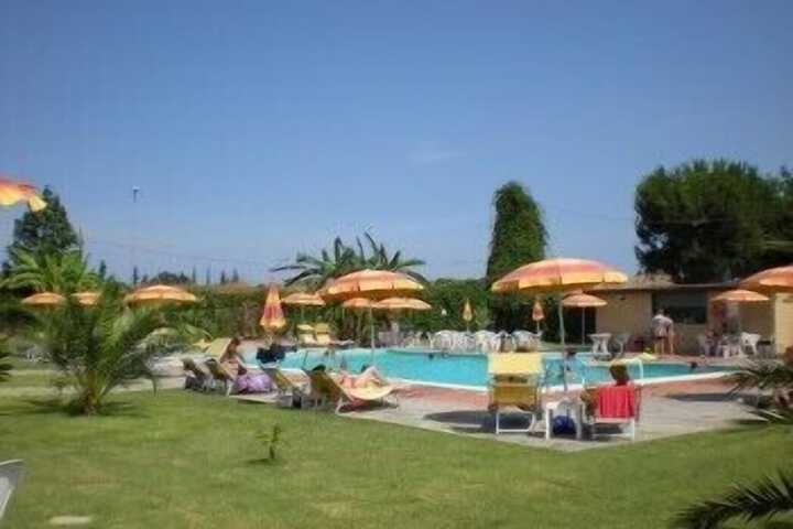 Hotel Pool