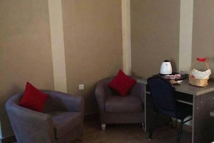 Room 16 of 44