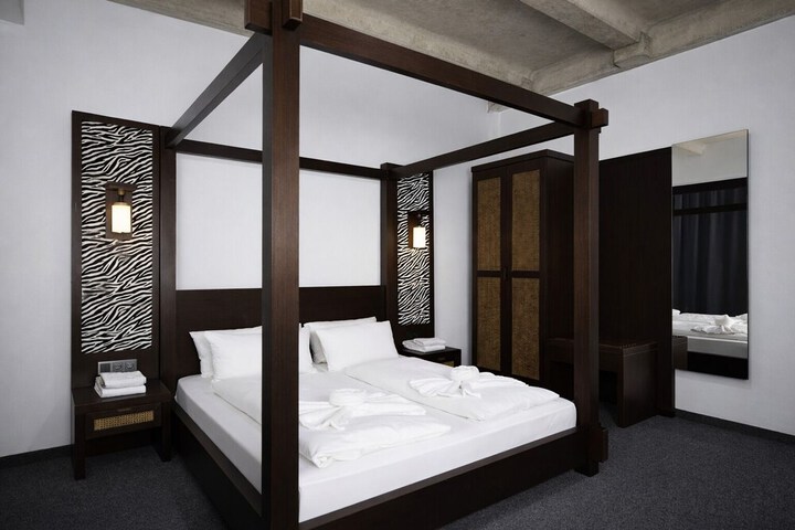 Room 27 of 59
