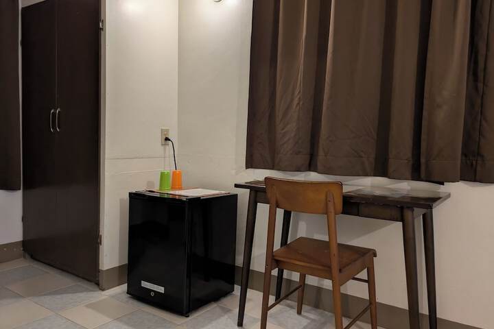Room 9 of 17