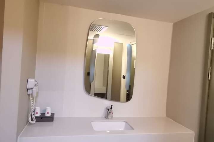 Room 26 of 26
