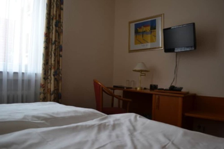 Room 9 of 21